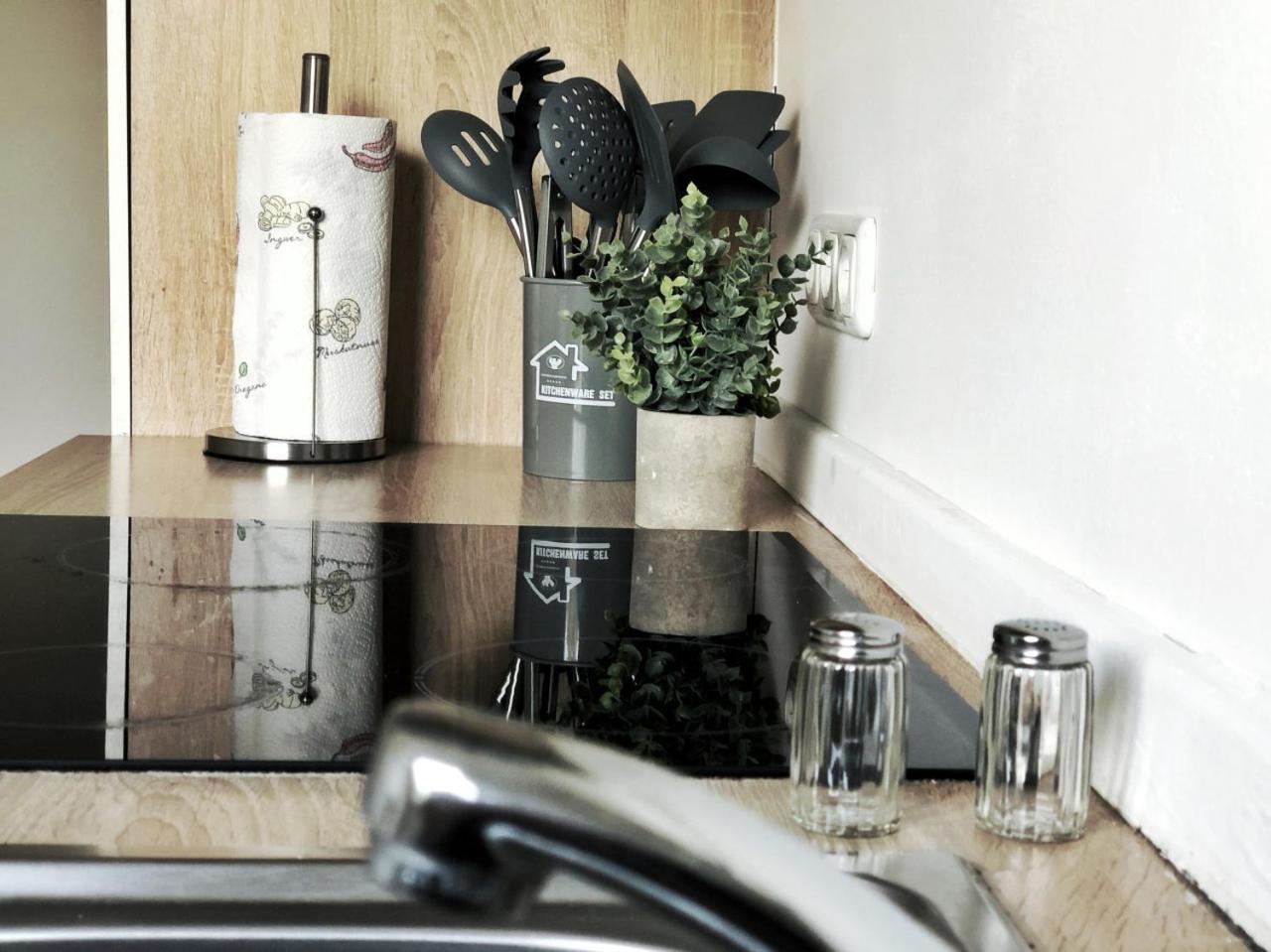 Aparments I Spaceous In Ber-reinickendorf, 1 Min. To Metro Station