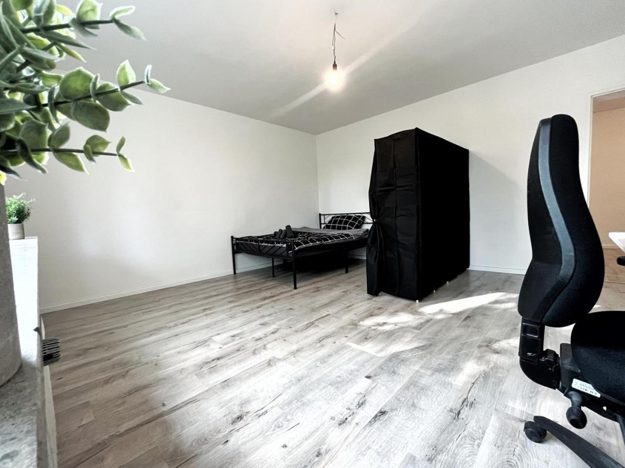 Aparments I Spaceous In Ber-reinickendorf, 1 Min. To Metro Station Appartement