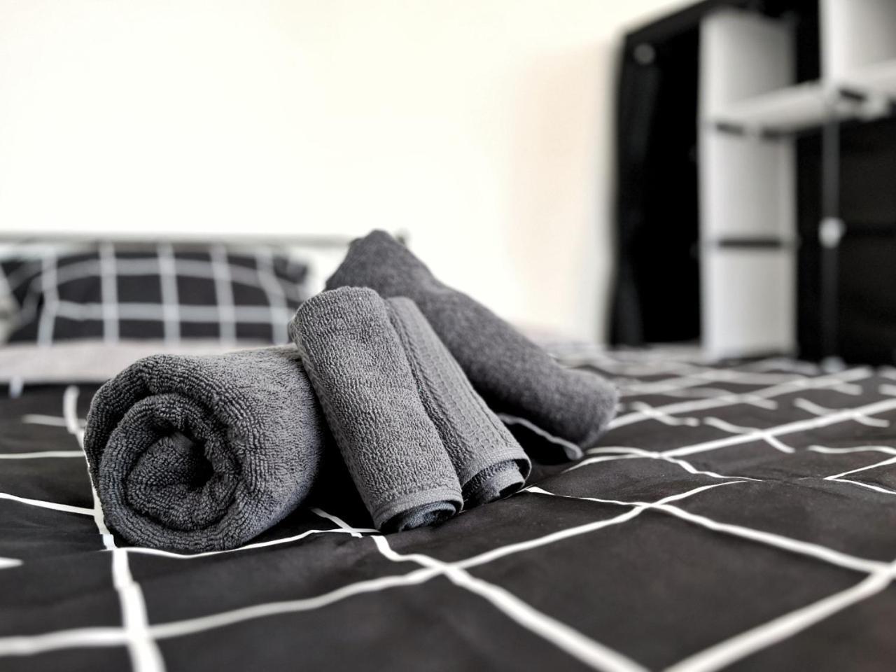 Aparments I Spaceous In Ber-reinickendorf, 1 Min. To Metro Station