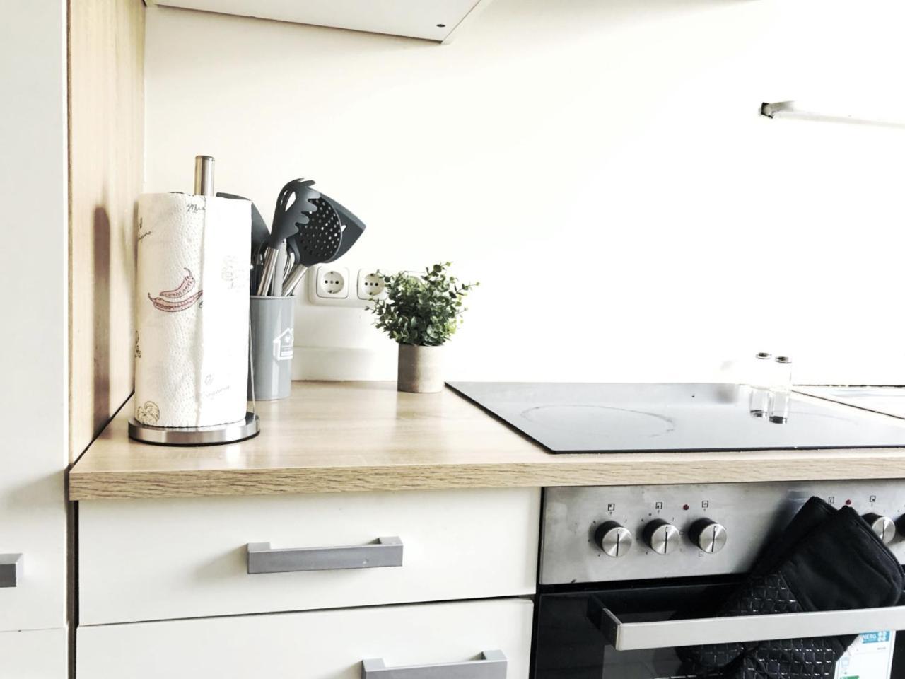 Aparments I Spaceous In Ber-reinickendorf, 1 Min. To Metro Station